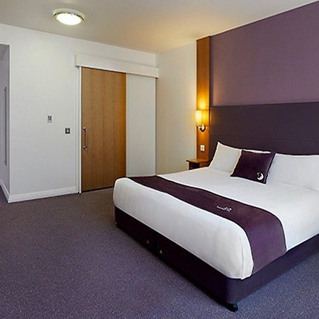 Premier Inn Chippenham Чипенхэм Экстерьер фото
