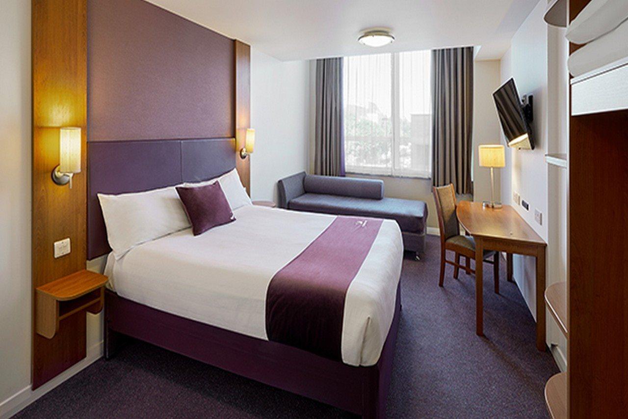 Premier Inn Chippenham Чипенхэм Экстерьер фото