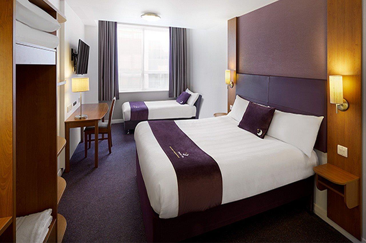 Premier Inn Chippenham Чипенхэм Экстерьер фото