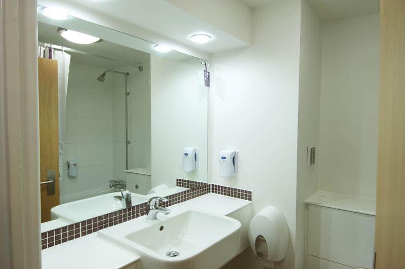 Premier Inn Chippenham Чипенхэм Экстерьер фото