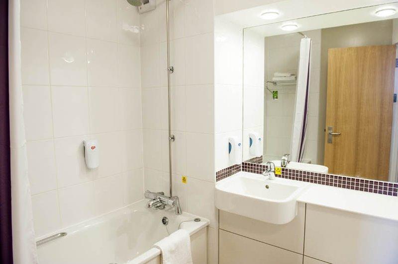 Premier Inn Chippenham Чипенхэм Экстерьер фото